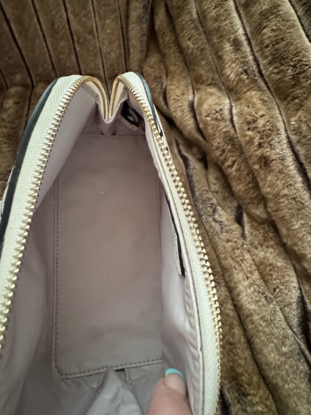 7 piece new kate spade White Multi Heart Print Tote & Accessory Set - Picture 4 of 10